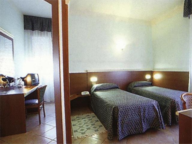 Hotel La Maddalena Quattro Castella Ruang foto